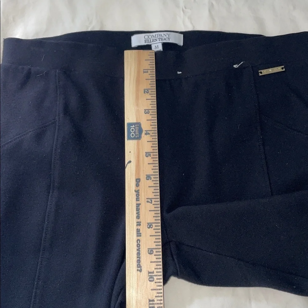 Ellen Tracy Black Ponte Front Seam Pants with Gold Accent. Size Medium. Ankle